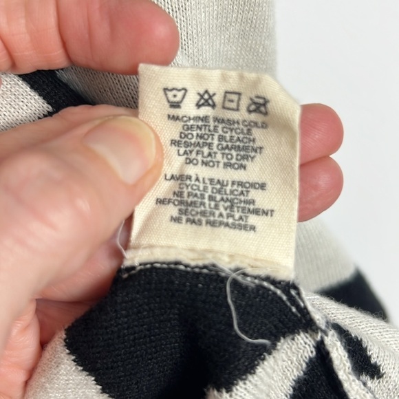 Billabong Enchanted Ways Black & Cream Aztec Print Open Hooded Poncho Boho Sz S - Picture 12 of 12